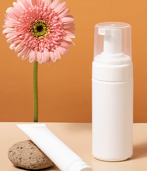 Removes oil and impurities without drying your skin